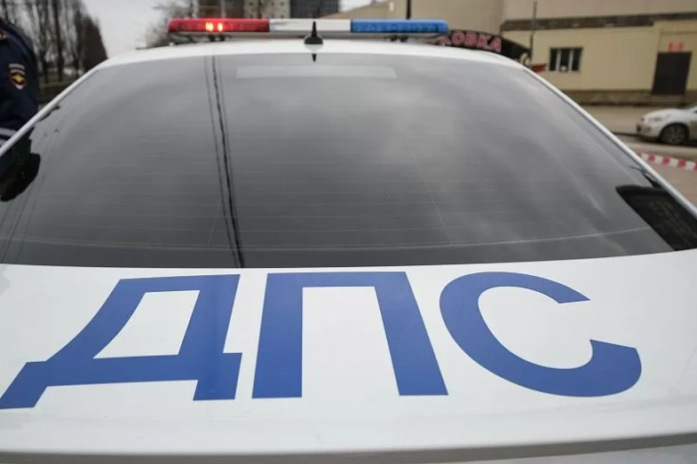 В Краснодаре пострадала 6-летняя пассажирка врезавшегося в столб «Ниссана»