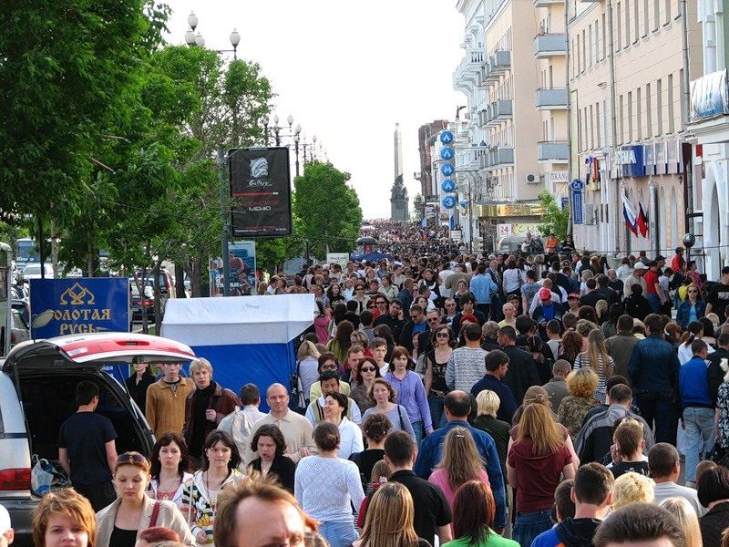 Люди на улицах москвы. Городские жители. Жители данного города. Люди на улице. Жители данного города.