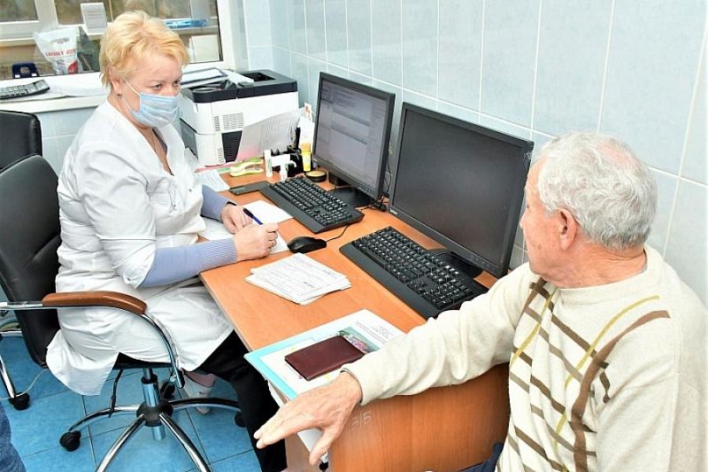 Частным российским клиникам хотят разрешить выписывать рецепты по интернету