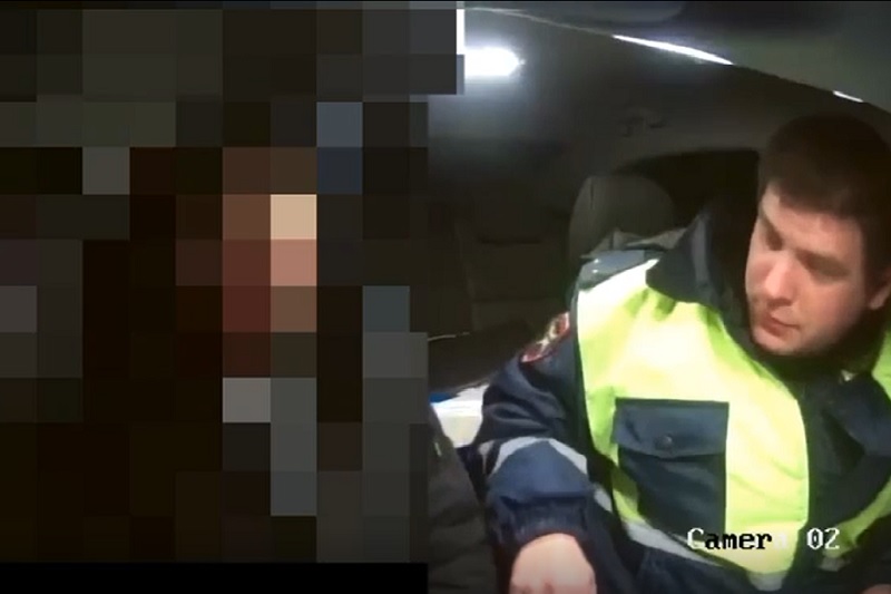 На Кубани пьяный водитель уснул в машине ДПС во время задержания