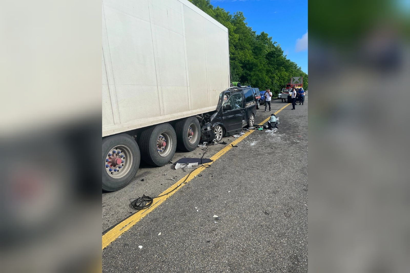 На Кубани в ДТП с КамАЗом погибла семья из трех человек, трое детей в  больнице | 24.06.2022 | Краснодар - БезФормата