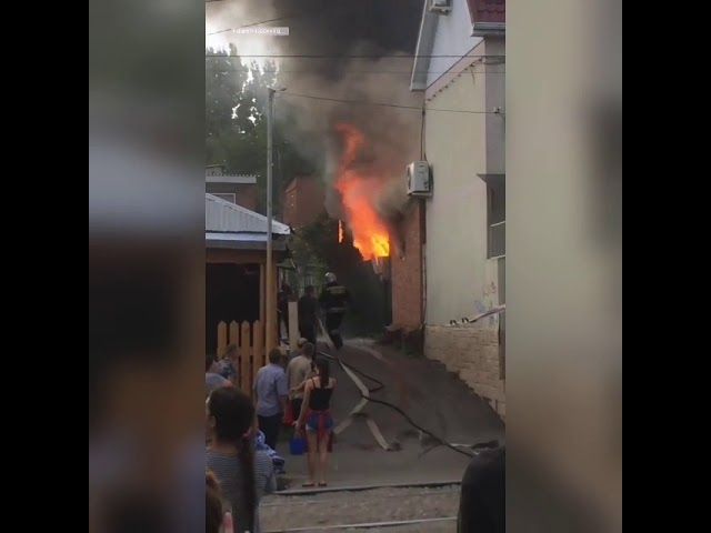 Пожар на улице Садовой в Краснодаре 7 сентября.
