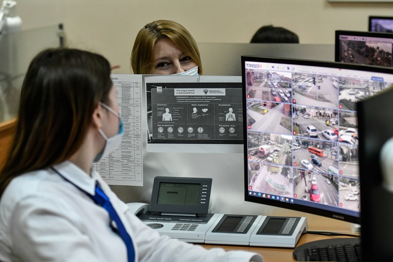 В ЕДДС Краснодара работает более 900 камер видеонаблюдения. В 2021 году будет установлено еще более 100.