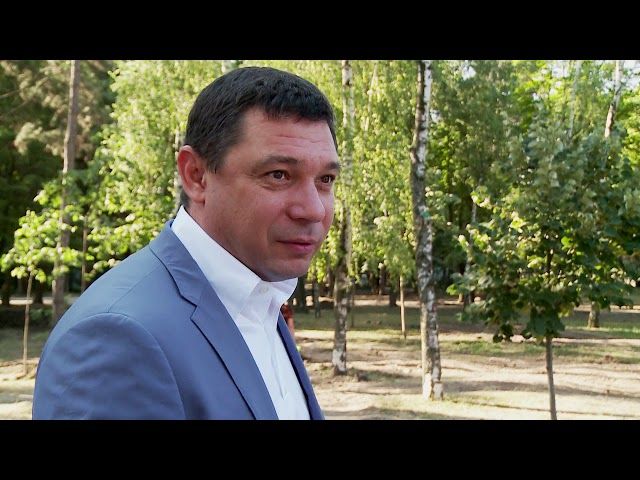 Глава города Евгений Первышов посетил сквер «Пограничников»