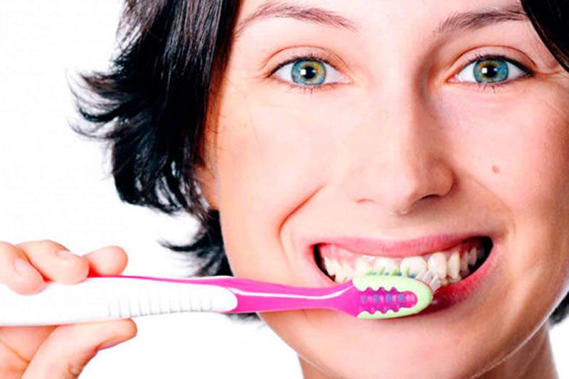 Уверен, что чистишь зубы правильно? Пять советов для самопроверки