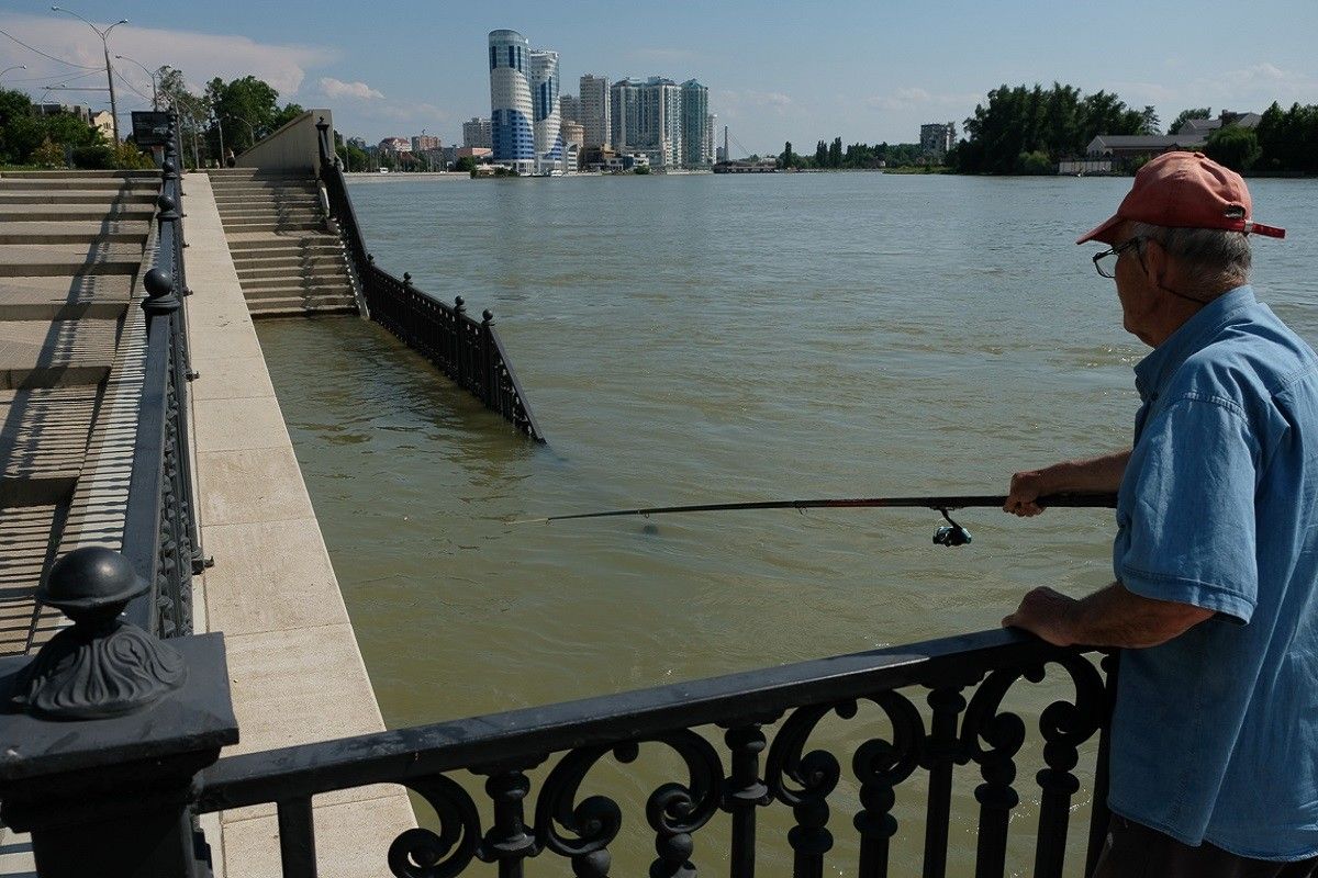 Краснодарское водохранилище. Рыбалка на Краснодарском водохранилище 2021. Краснодарское водохранилище набережная. Набережная водохранилища Краснодара. Краснодарское водохранилище рыбалка места.