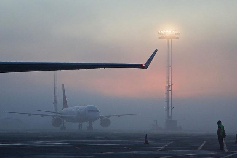 В аэропорту Краснодара из-за тумана не смогли приземлиться рейсы из Дубая и Архангельска