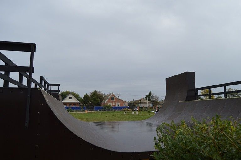 В Ейском районе за счет курортного сбора построили скейт-площадку