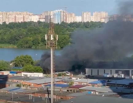 На Гидрострое в Краснодаре потушили крупный пожар