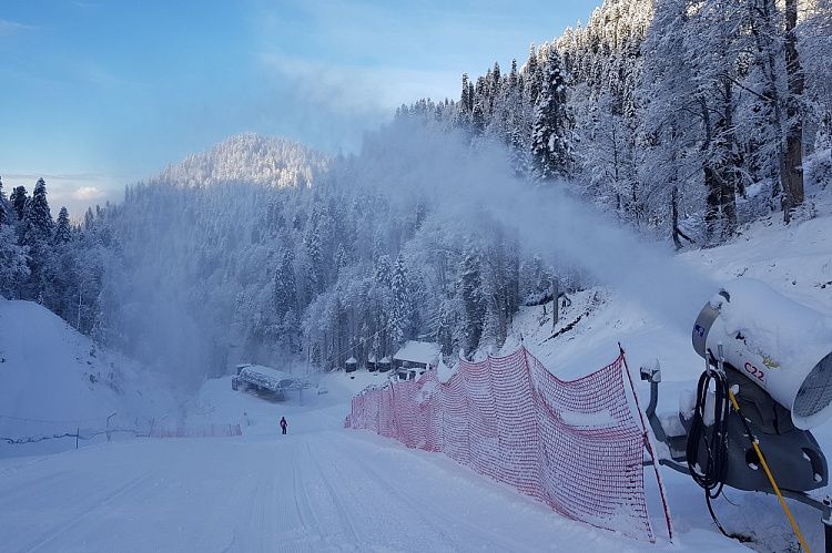 Мало снега: на горнолыжном курорте «Роза Хутор» в Сочи ввели изменения на продажу ски-пассов