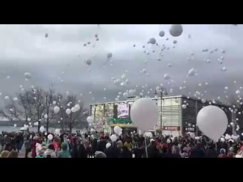 В Геленджике запустили шары в небо в память о погибших в Кемерово