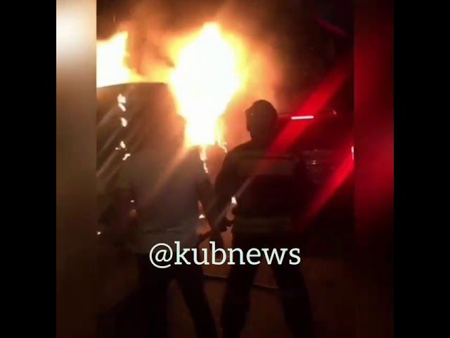 2 иномарки и микроавтобус сгорели в Сочи, 22 мая
