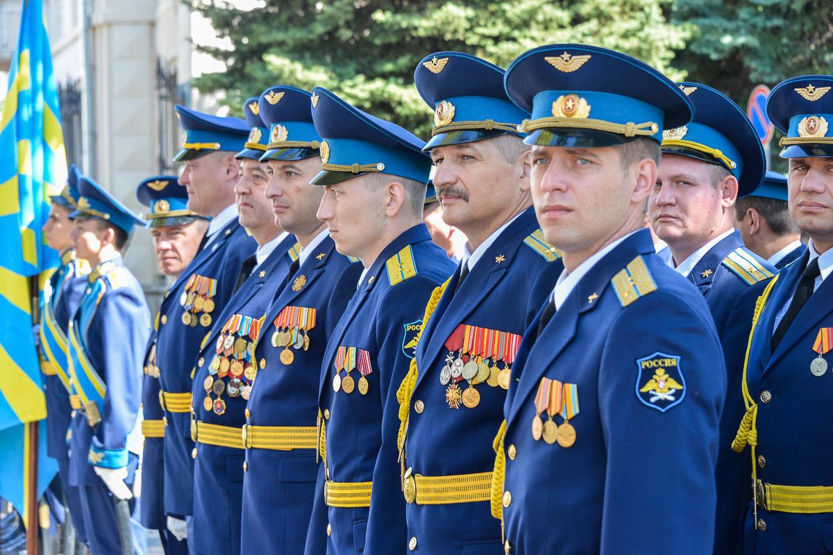 Авиационное училище. КВВАУЛ Краснодар. Краснодарское высшее военное авиационное училище летчиков | КВВАУЛ. КВВАУЛ им Серова Шеврон. Курсанты Краснодарского ВВАУЛ.