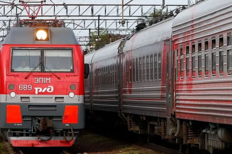Пассажирский поезд Мурманск - Новороссийск задержан почти на сутки 