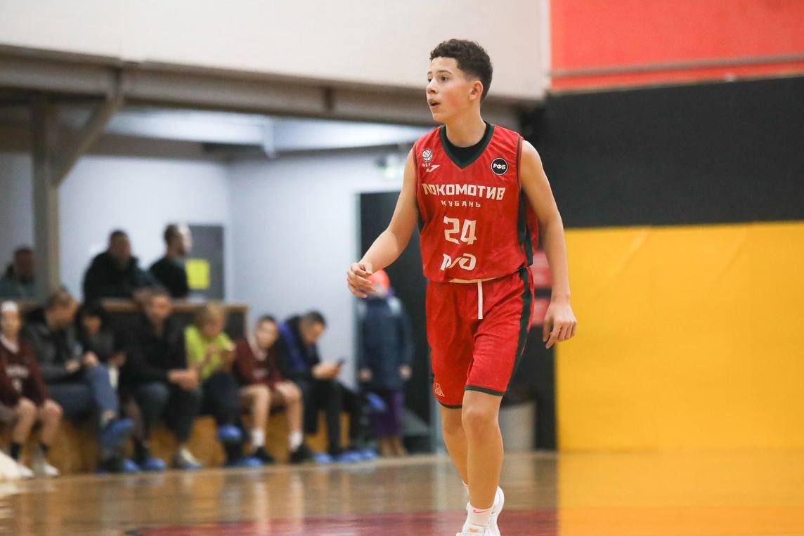 Воспитанник тихорецкого спортклуба Тимур Климов перешел в молодежный состав «Локомотива-Кубань». Воспитанник тихорецкого спортклуба Тимур Климов перешел в молодежный состав «Локомотива-Кубань».