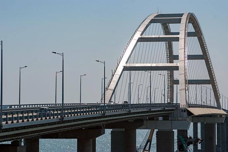 Придорожный сервис недавно открытого Крымского моста развивается плохо. 