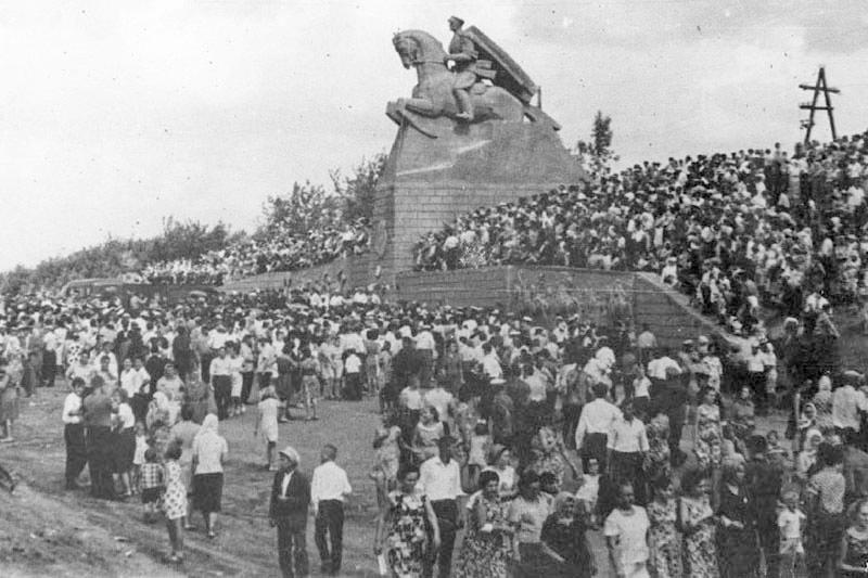 Открытие памятника казаку-гвардейцу, август 1967 года.