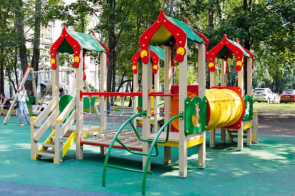 Более 60 детских и спортивных площадок обустроят в Сочи за счет городского бюджета