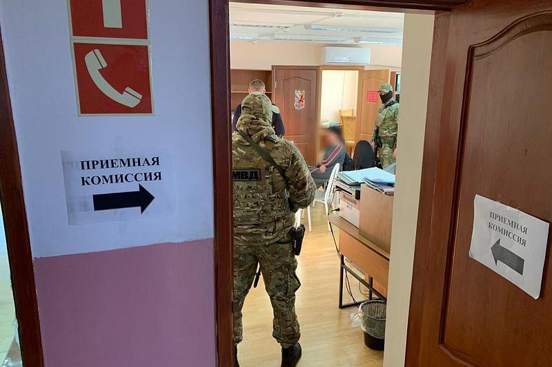 В Краснодарском крае арестована директор филиала крупного вуза