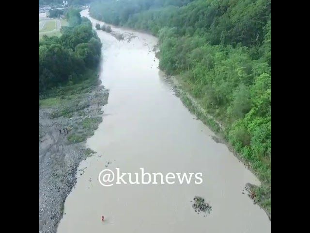 Спасатели ведут поиск 4-летней девочки, унесенной рекой. 4 августа 2018