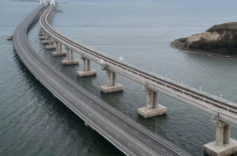 Автомобильное движение по Крымскому мосту приостановят 19 ноября