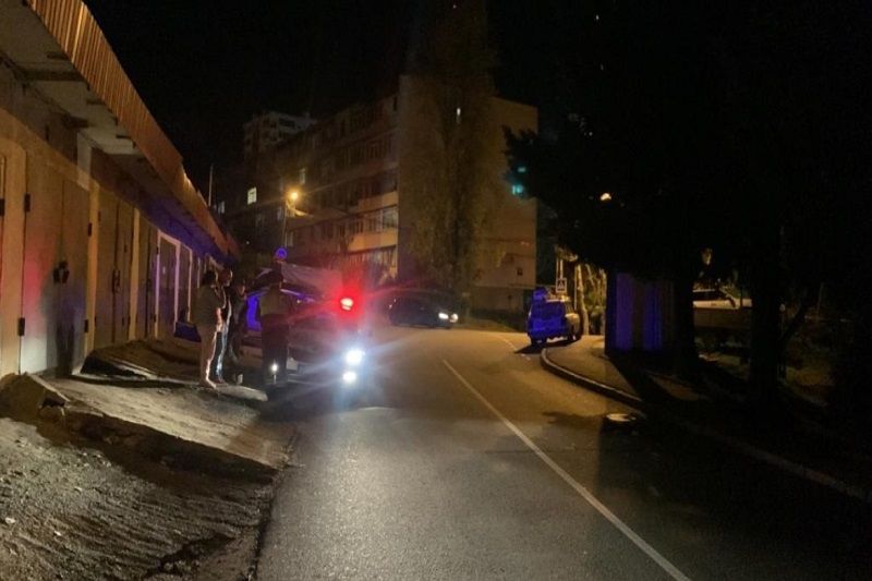 В Сочи водитель сбил 14-летнего подростка и скрылся с места аварии