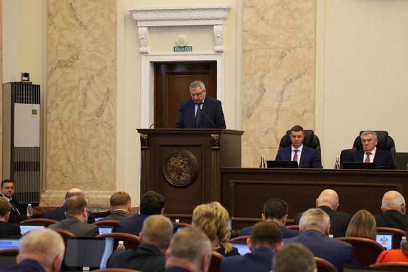 Депутаты ЗСК на сессии единогласно приняли бюджет края 