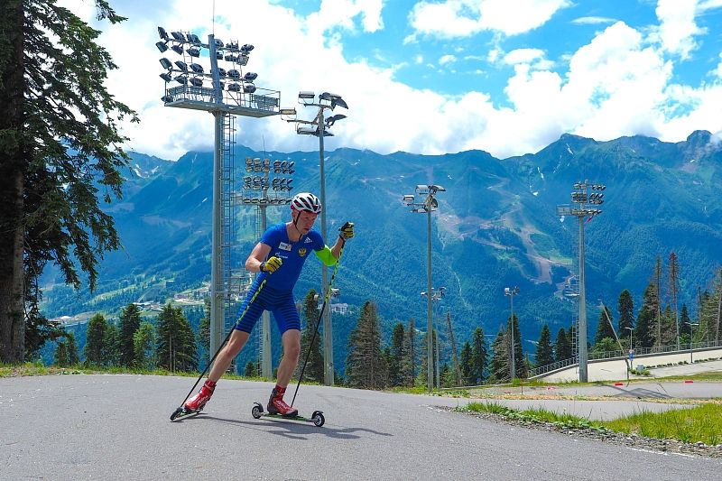 Бабиков и Казакевич выиграли масс-старты на этапе Кубка Содружества по летнему биатлону в Сочи