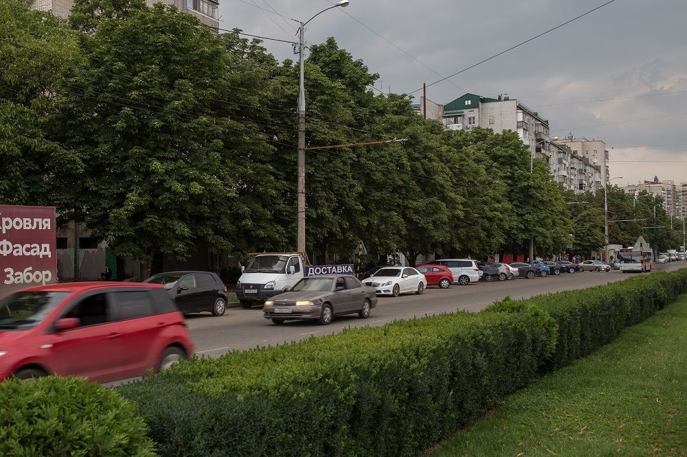 Объезд препятствия по полосе для общественного транспорта