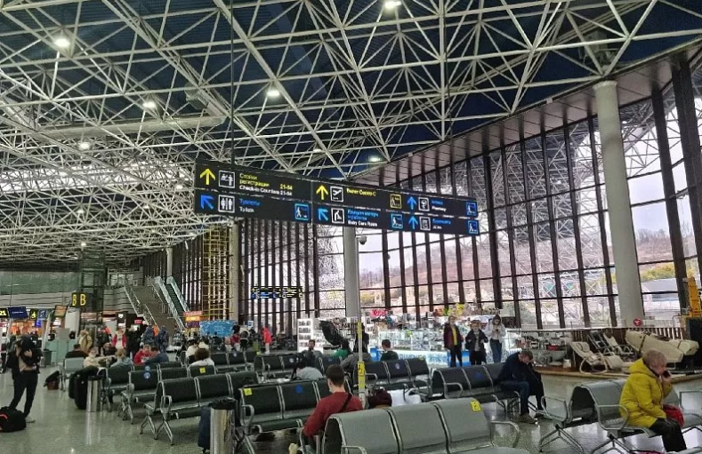 Персонал временно закрытых аэропортов Краснодара и Анапы задействуют в Сочи