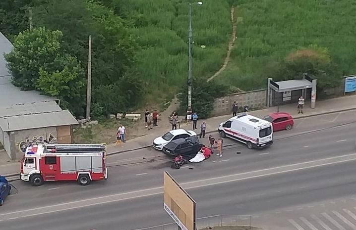 В Краснодаре в массовом ДТП погиб мотоциклист