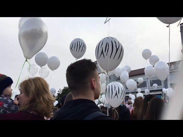 В Туапсе прошла акция в память о погибших ТРЦ "Зимняя вишня" в Кемерово