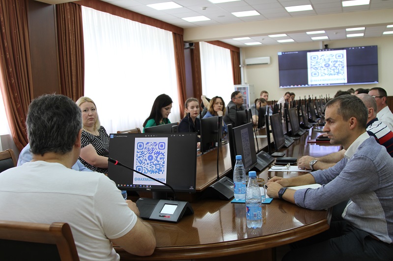 Максим Григорьев провел встречу со студентами вузов Кубани, представителями средств массовой информации и членами общественных организаций и ответил на их многочисленные вопросы.