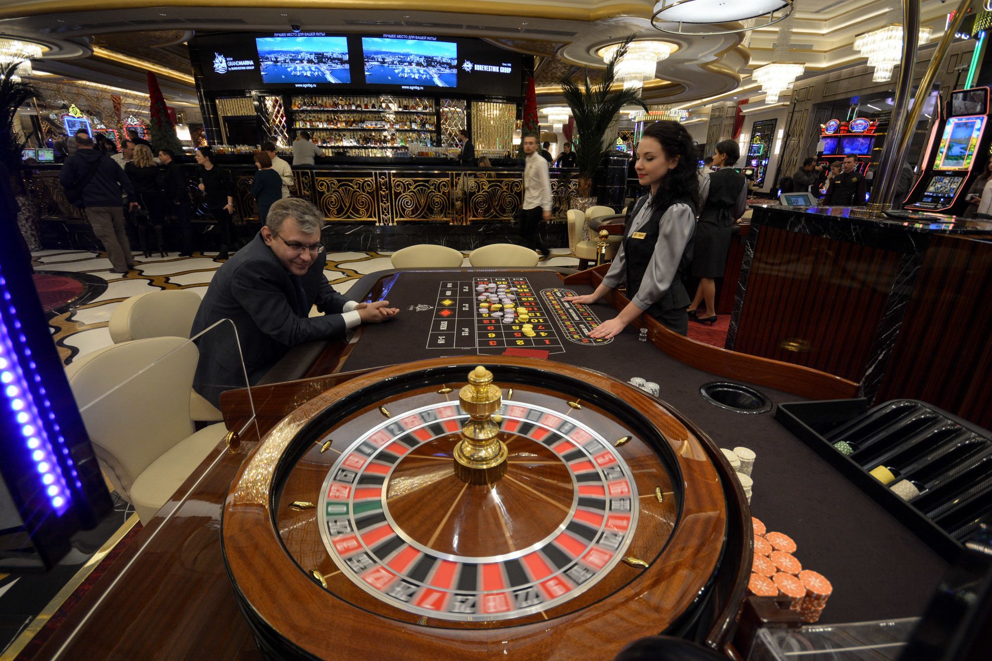 Как работают онлайн казино в россии детские игровые автоматы б у цена