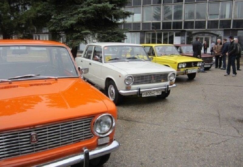 Советские машины остались в российское время 2022 год. В России будут ездить только на отечественном автопроме?.