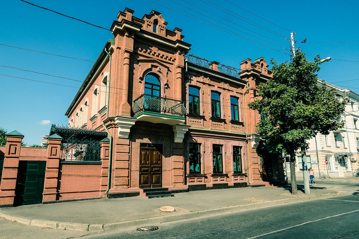 Старый краснодар. Памятники архитектуры Краснодара ул Гимназическая. Краснодар старый центр. Улица красная Краснодар старый центр. Старая архитектура Краснодара.