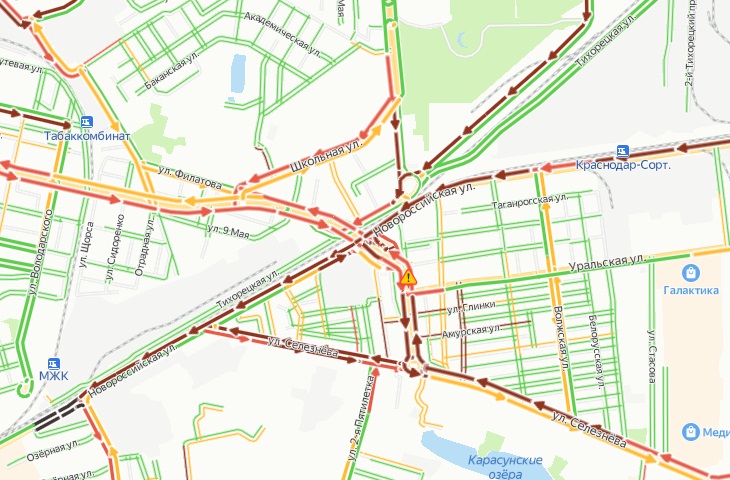 Автомобилисты застряли в пятикилометровой пробке из-за ремонта улицы Новороссийской