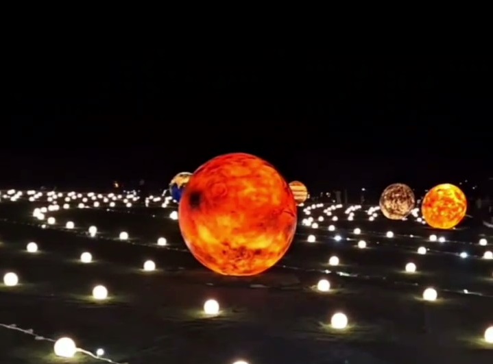 Светящуюся «солнечную систему» создали в парке «Краснодар»