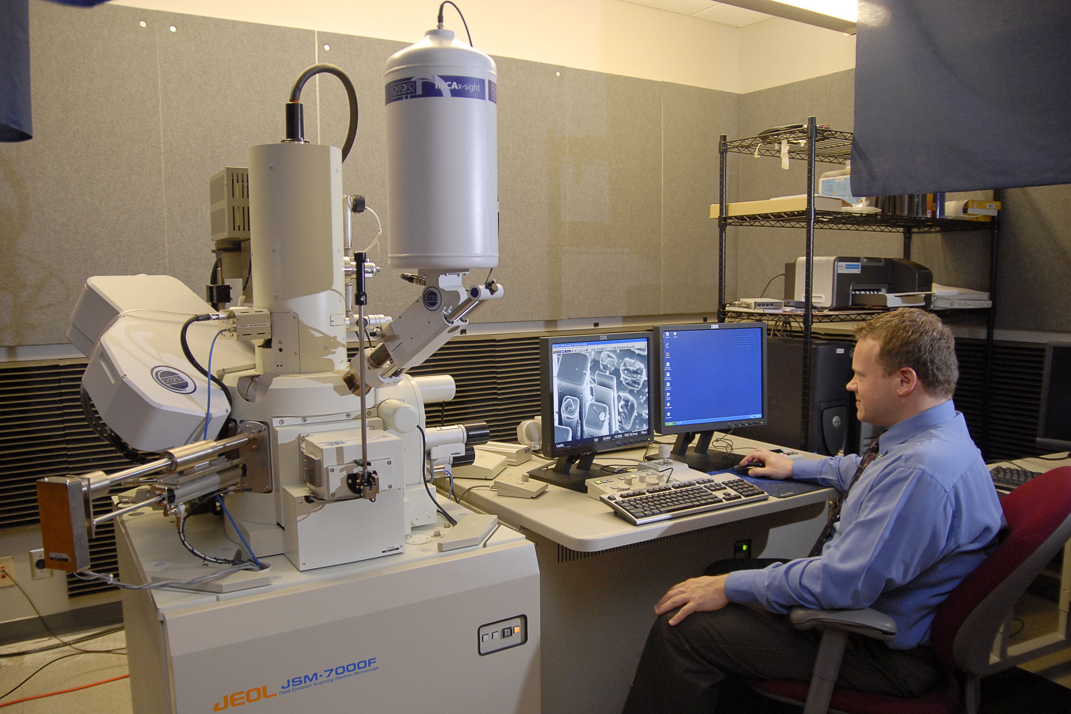 Scanning Electron Microscope микроскоп