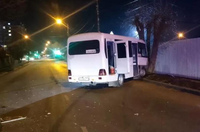 Стали известны подробности ночного ДТП на Кубани, в котором пострадали 10 человек