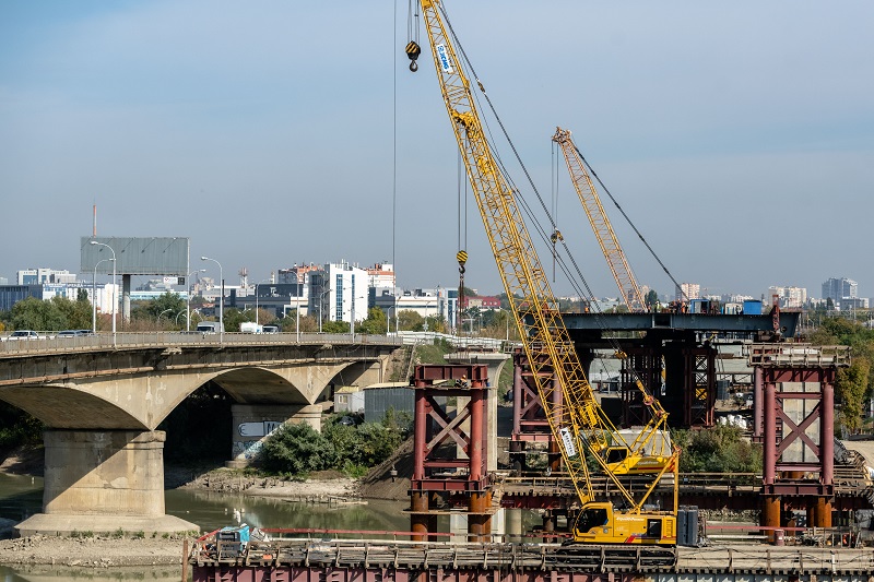 Протяженность нового мостового перехода составит 1,1 километра, в том числе длина самого моста – 478 метров.