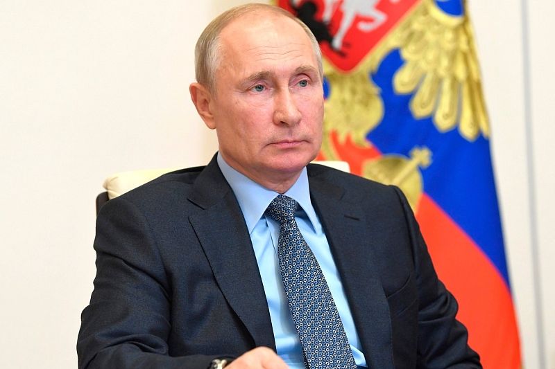 Путин считает антироссийские санкции безумными и бездумными