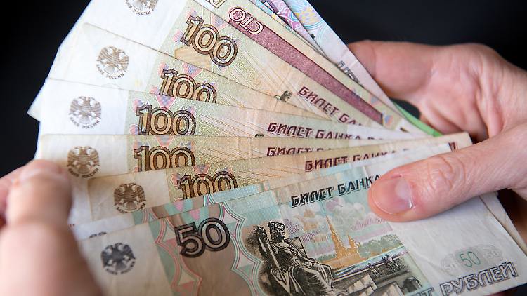 Предприятия Кубани выплатили 77 млн рублей задолженностей по зарплате