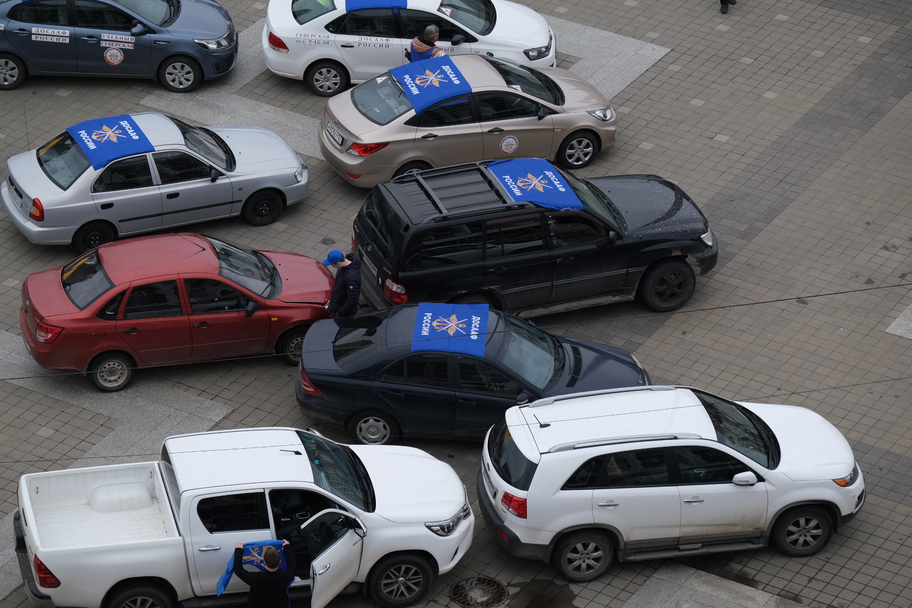 В Краснодаре автомобили выстроились в слово «Поехали» ко Дню космонавтики |  12.04.2021 | Краснодар - БезФормата