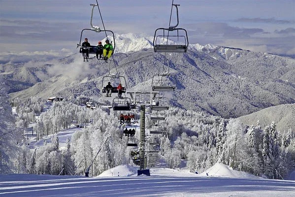 Каждый десятый турист в новогодние праздники отправится на горнолыжные курорты Сочи