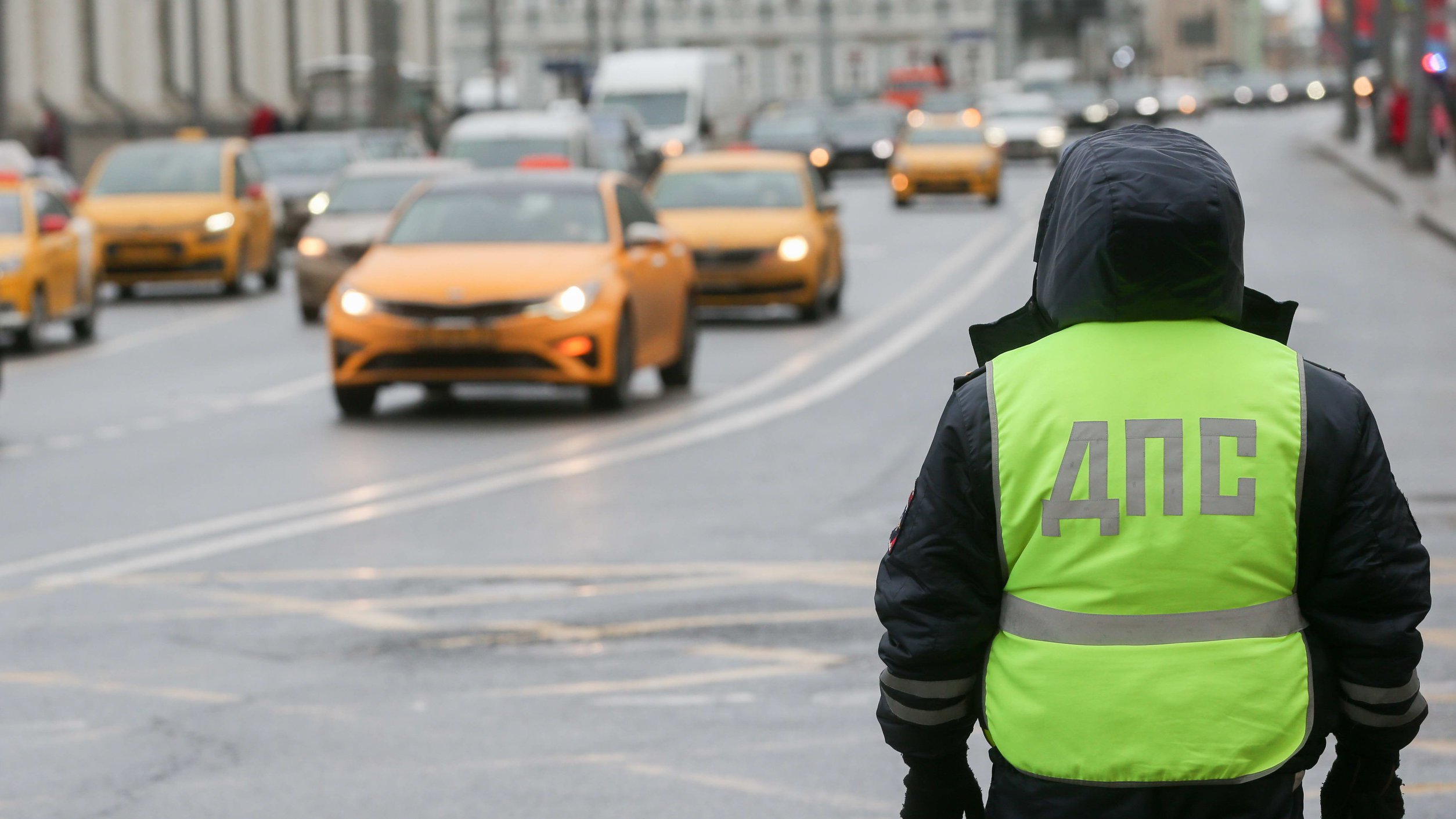 Службы такси будут нести ответственность за передачу заказов  водителям-нелегалам. 21 июня 2023 г. Кубанские новости