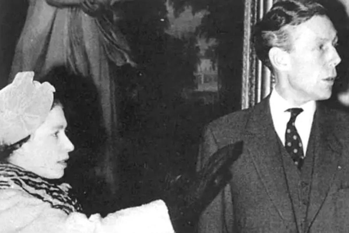 Королева Елизавета II и Энтони Блант Королева Елизавета II и Энтони Блант