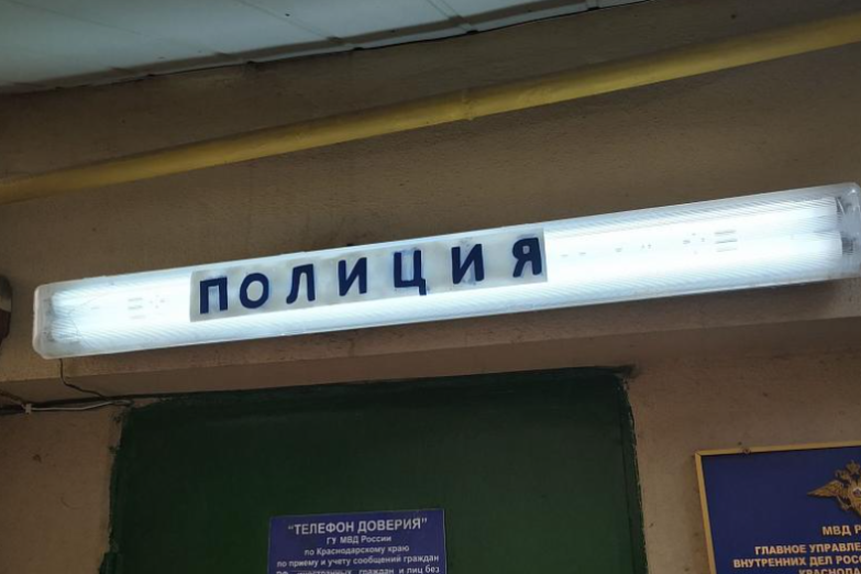 На кражу - с кирпичом: мужчина обворовал частный дом в центре Краснодара, разбив окно