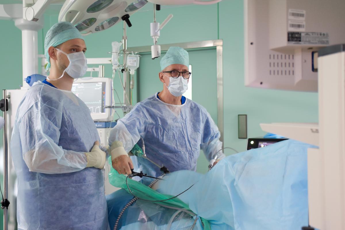 Потёмин Сергей Николаевич проводит операцию в Клинике Екатериниская на Яцкова. Потёмин Сергей Николаевич проводит операцию в Клинике Екатериниская на Яцкова.