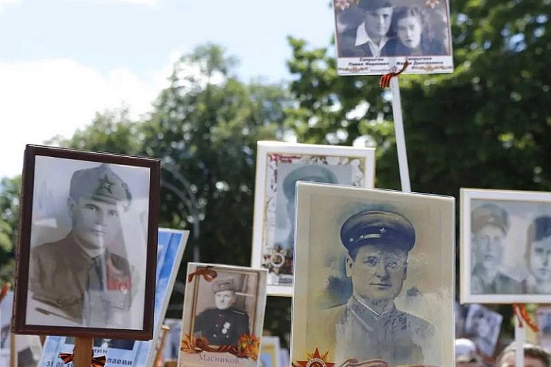 В МВД объяснили правила размещения фото героев Великой Отечественной войны на машинах 